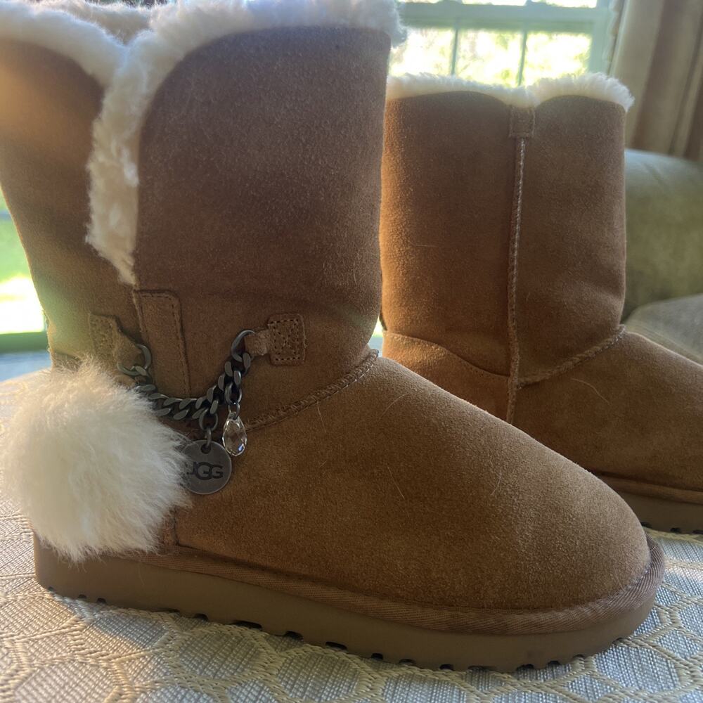 UGG Classic Short Charm Women’s Suede Shearling Pull-On Mid-Calf Boots US 7 - Picture 1 of 10